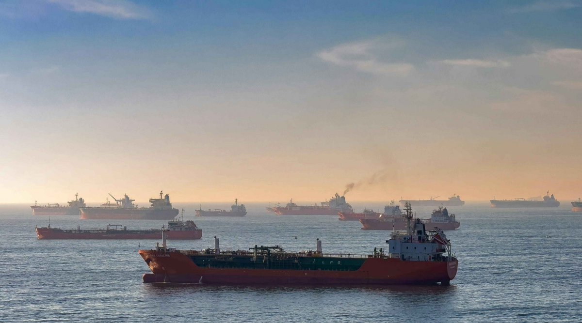 IranObserver0's tweet photo. ⚡️BREAKING 

IRGC ON THE STRAIT OF HORMUZ:

As we have already said, ships allied with aggressors are not allowed to enter the Strait of Hormuz

Anyone who doubts this should come closer and try to cross the Strait of Hormuz https://t.co/kgfjODPfSk