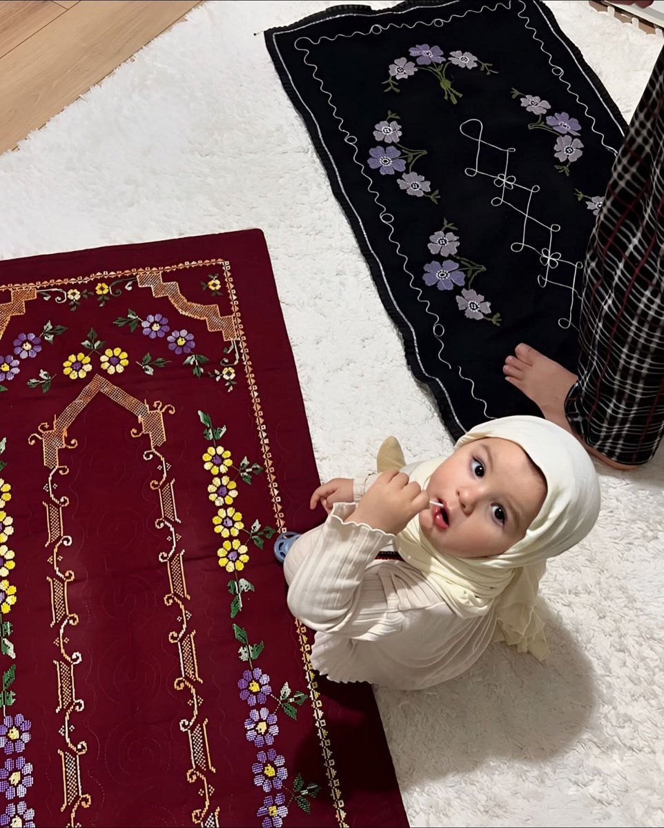 unfmariam's tweet photo. {رَبَّنَا هَبْ لَنَا مِنْ أَزْوَاجِنَا وَذُرِّيَّاتِنَا قُرَّةَ أَعْيُنٍ}
يا رب يا وهَّاب. https://t.co/54AkqP1gEB