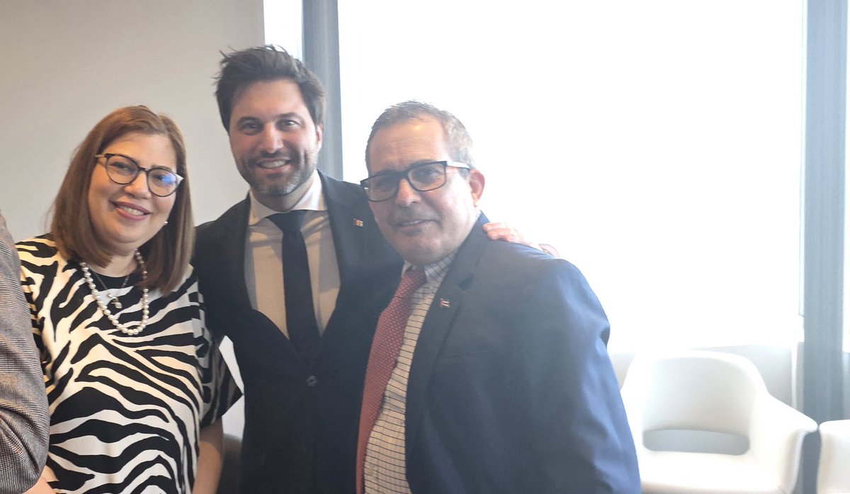 JuantonioFdez's tweet photo. Une autre excellente soirée du projet « Ambassador Insider Series » organisé par le @BrusselsTimes.

Cette fois-ci, l’accent a été mis sur les projets du nouveau gouvernement de Bruxelles-Capitale. 

Je remercie @GLBouchez pour sa présentation et les échanges enrichissants. https://t.co/e9Fc0bzdw4