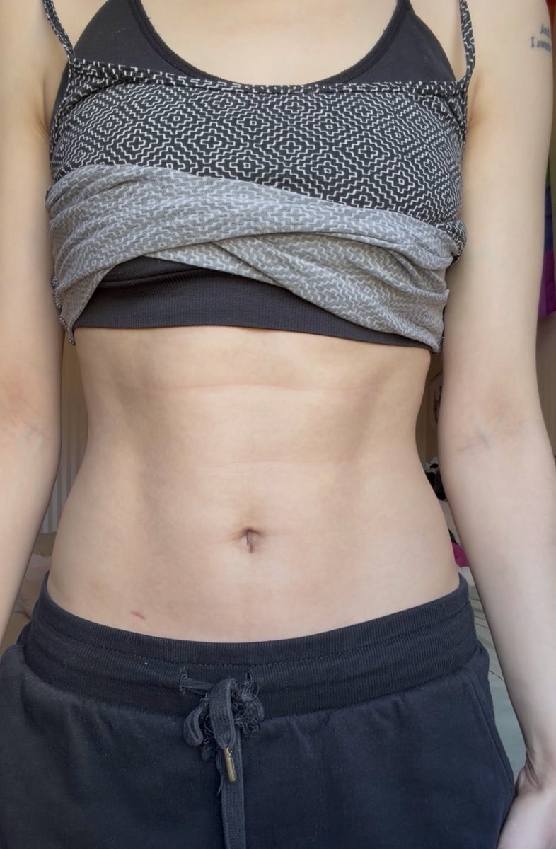 Laura :{D tweet media