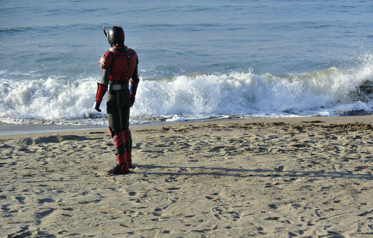 npo_hero_2011's tweet photo. あの日キャラショーの仲間が逝った
友人たちも逝ってしまった
あまりの衝撃に慟哭する日々
大人ですら恐怖と絶望に打ちひしがれた

生きたくとも生きられなかった人たちがたくさんいたあの日...

3.11は15年目の今日も、私たちにとって大きな意味を持ち続けている

忘れない
東日本大震災 https://t.co/SpYAIFCbVa