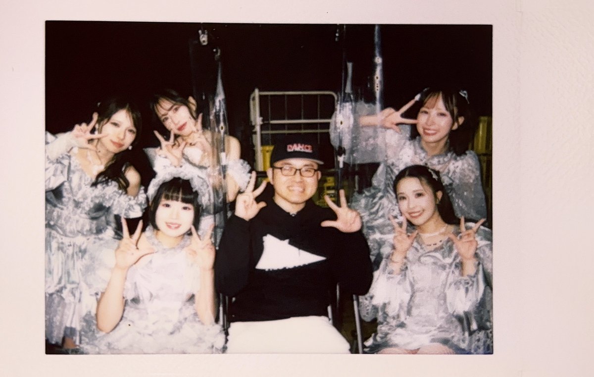 4nb_ex_d's tweet photo. #GreatHuntingNight

縁のある方々が集う歴史あるイベントという事で、いにしえのDance for Philosophyアパレルに身を包み、完全生産限定盤予約で特典会無双してきました←

光を照らさずともミラーボールの様にギラつく最新衣装は史上最強に好みです🪩✨

#フィロのス_ベスト https://t.co/RW8ZSMqViT