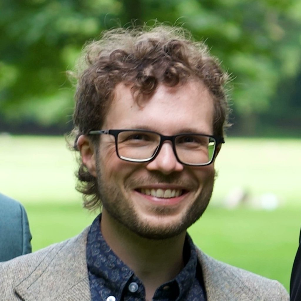 PIVOTcon tweet media