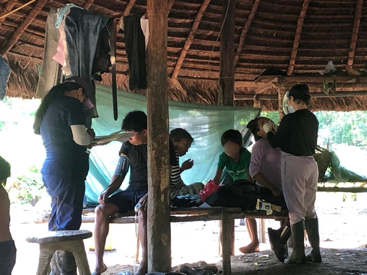 saludazuay_'s tweet photo. #Taisha | Brigada médica integral llegó a la comunidad Wuapuik, acercando servicios de salud a la población mediante atención médica, promoción y prevención, fortaleciendo el cuidado de la salud y el bienestar de las familias en territorio. #MSPEnTerritorio https://t.co/qNzVcJIH78