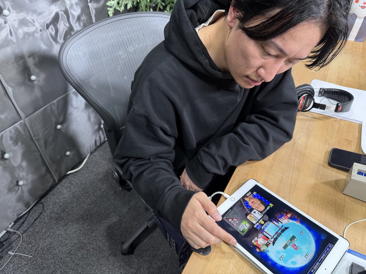 山添サクラバシ919 アフタートークでのポーカー対決。 部屋に残ってい