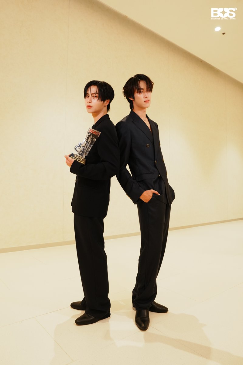 BUS_SONRAY's tweet photo. ขอบคุณสำหรับรางวัล BEST BOY GROUP OF THE YEAR 🏆 ที่ทาง #TheGuitarMagAwards2026 มอบให้นะครับ รางวัลนี้ไม่ได้เป็นแค่ของพวกเรา แต่เป็นของทุกคนที่สนับสนุน และอยู่ข้างกันมา พวกเราจะตั้งใจทำผลงานดี ๆ ต่อไปนะครับ 🙏🏻🌟

#ALANpasawee
#JUNGT
#TheGuitarMagxBUS
#BUSbecauseofyouishine https://t.co/X0uVI8crPv