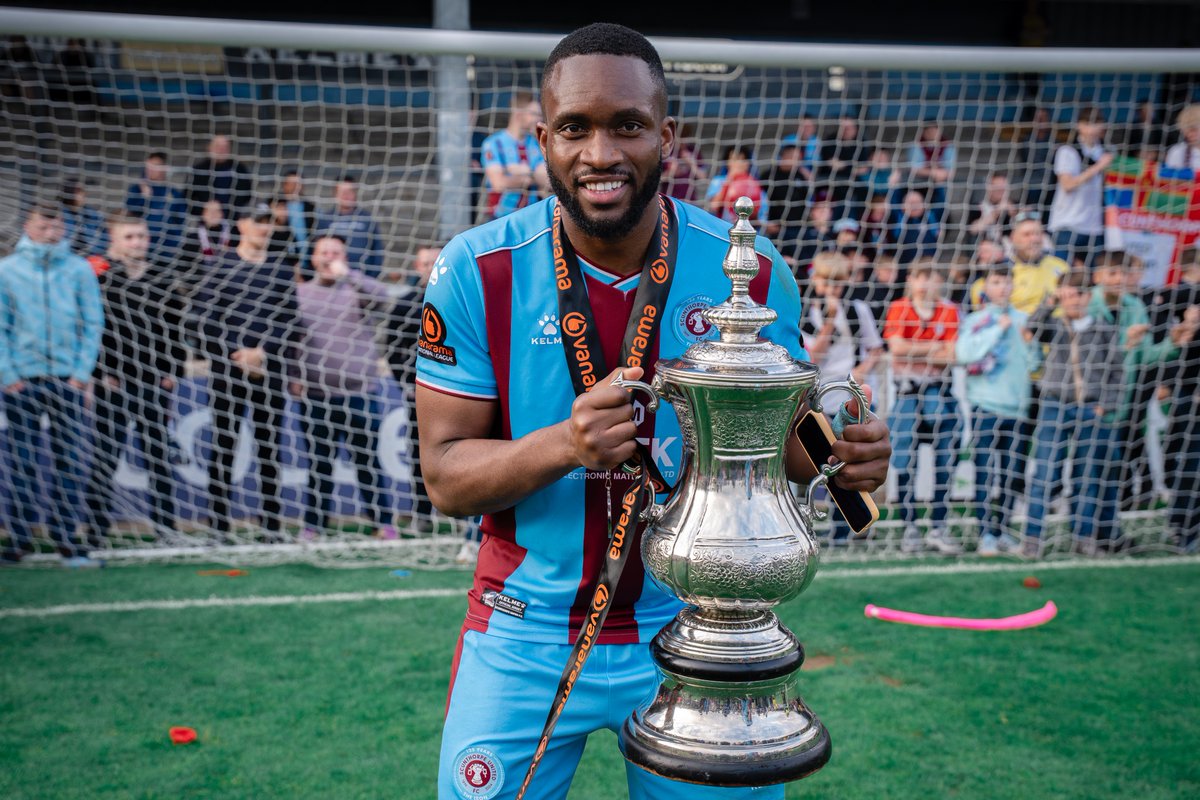 SUFCOfficial's tweet photo. 😍 𝐓𝐇𝐀𝐓 𝐌𝐎𝐌𝐄𝐍𝐓

Thank you for the memories, Carlton ❤️

#UTI #IRON https://t.co/v0Gjj8WZUg