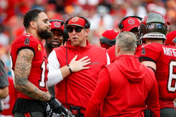 JakeSlawetsky's tweet photo. Spot on. All we had to do was the obvious thing. Fire Bowles like we’ve been begging them to do for years, promote Coen and draft defensive players that we so desperately needed. We should be dominating our terrible division. Instead we have dark times ahead. What shouldve been😪 https://t.co/MkL9KEdVY6