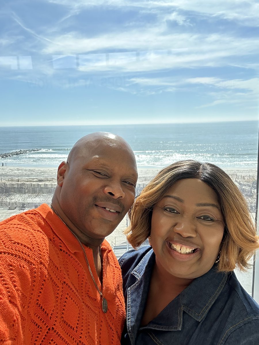 TMadeMarriages's tweet photo. We out here in this beautiful weather enjoying each other!! In other words it’s Monday w The Mills!! Purposely Love Each other Actively Satisfy Each other!  PLEASE baby PLEASE! https://t.co/s3n581qxJF