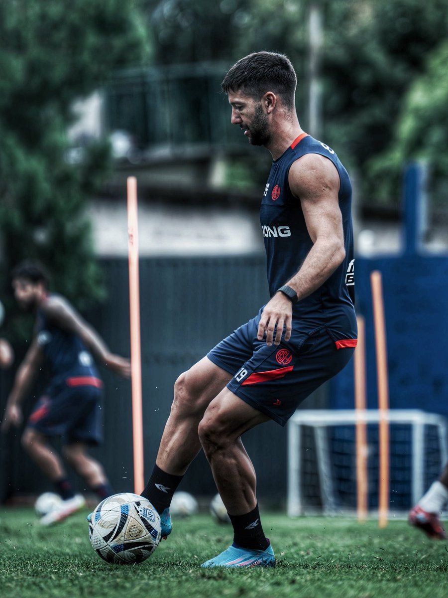DebateSL's tweet photo. 🚨⚠️ EL EQUIPO QUE PROBÓ AYUDE SIN LUCIANO #VIETTO:
📋 Gill; Herrera, Romaña, Hernández, De Ritis; Cerutti, Perruzzi, Tripichio, Ladstatter; Gulli; Cuello.
🤔 ¿Opiniones? ¿Te gusta el once?
ℹ️ @TyCSports https://t.co/mzsZyAXE1h