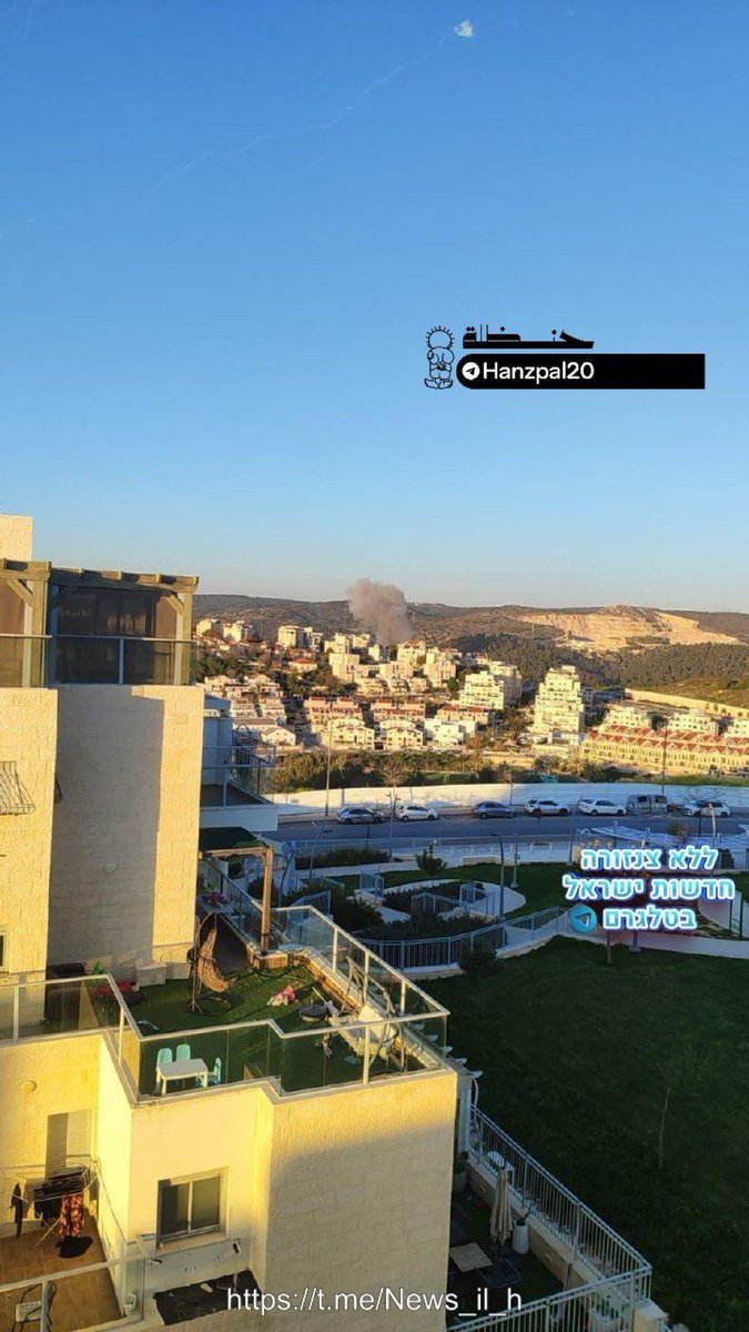 TheSaviour's tweet photo. 🚨🇮🇱WATCH: An Iranian ballistic missile struck an open area near Jerusalem, and no injuries have been reported. https://t.co/2v8QetiwiF