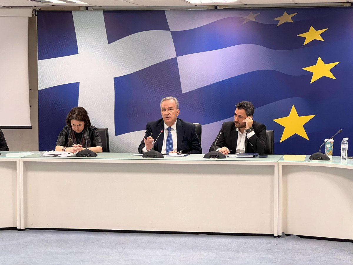 Νίκος Παπαθανάσης tweet media