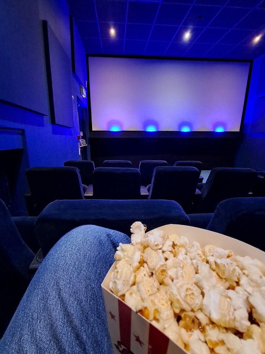 MAMentoring's tweet image. Thought I'd hide and treat myself to Peeky Blinders for a couple of hours, back to work with a bit more attitude in a couple of hours 
#peekyblinders #singlelife