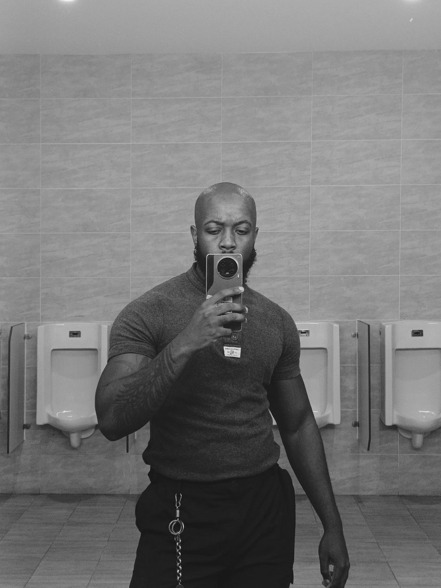 DouglasCondzo's tweet photo. A monk in thought, a mind without noise. https://t.co/6x8iTdZSgi