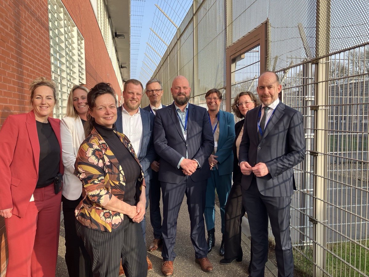 Dienst Terugkeer en Vertrek tweet media