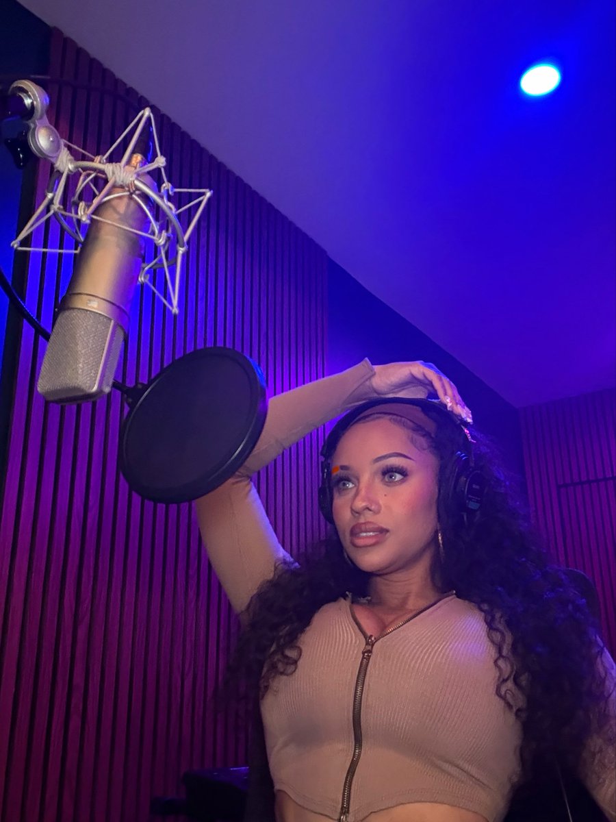 everythingmeco's tweet photo. Just been me &amp; the studio lately 💖🎵🎧🎤 new music loading….

#studiovibes #newmusicloading #mecovelez #recordingstudio #puertoricanartist https://t.co/MwRTMvzGgo