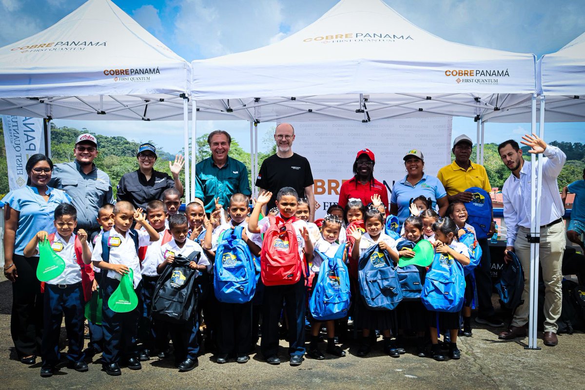 SolisNoemi28's tweet photo. El programa de escuela felices hace su apertura en la Costa abajo de Colón en Guásimo de muchísimos niños, fueron beneficiados con este hermoso programa. https://t.co/RUcClRuteo
