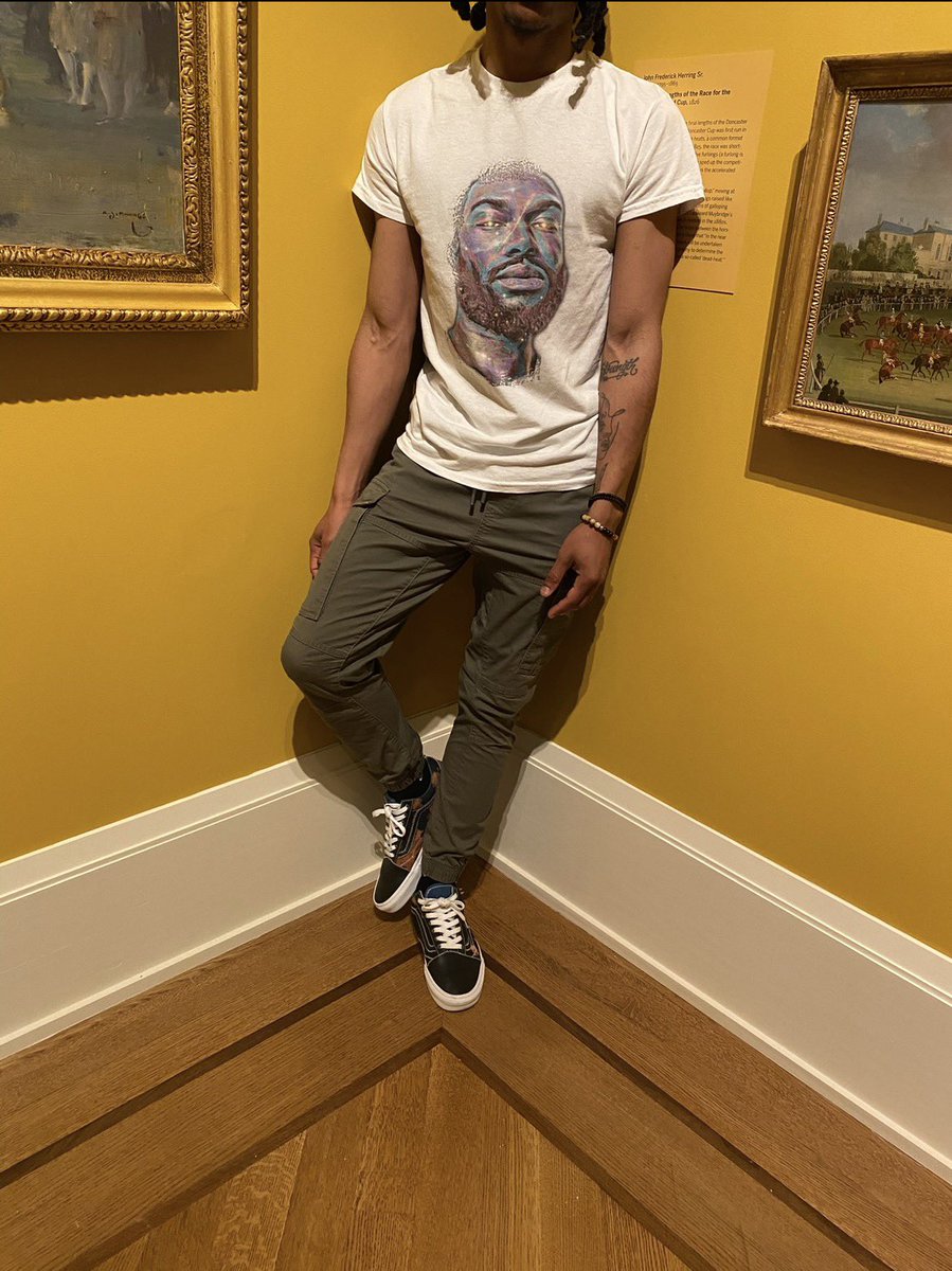 I want to work with creatives and actually collab I want to do more creatively but nobody wants to genuinely make something amazing together!🥳