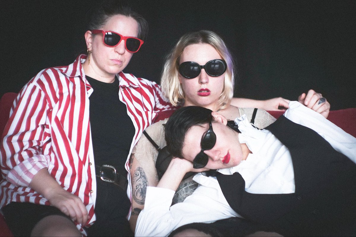 LucyPatane's tweet photo. EL JUEVES 19 DETONAMOS @CCKonex 

DUM CHICA + LUCY PATANÉ 

YO IRÍA.

🎟️ https://t.co/F1cR39pzIK https://t.co/Y9Tl0qEIpn