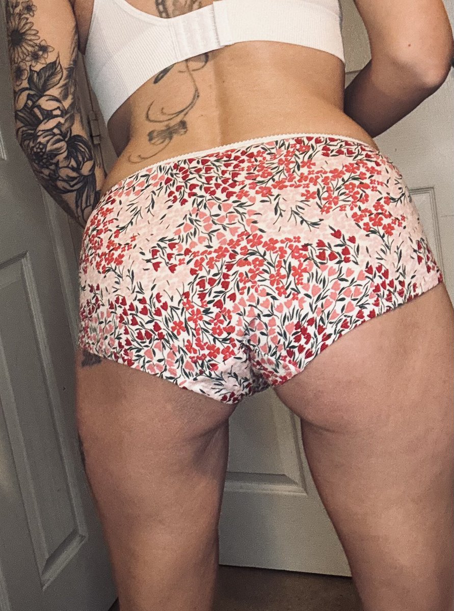 mistyX86's tweet photo. Does my booty still look hot in full backs 😜
I love pants of all shapes and sizes…I could show you if you like!! Free trial link ⬇️
#fullbackpanties #hotmom #milf #Onlyfansbooty
https://t.co/vUssqqKyYO https://t.co/bvmC99nue5