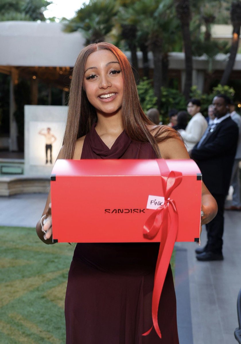 trixie ❤︎.𖥔 ݁ ˖ tweet media