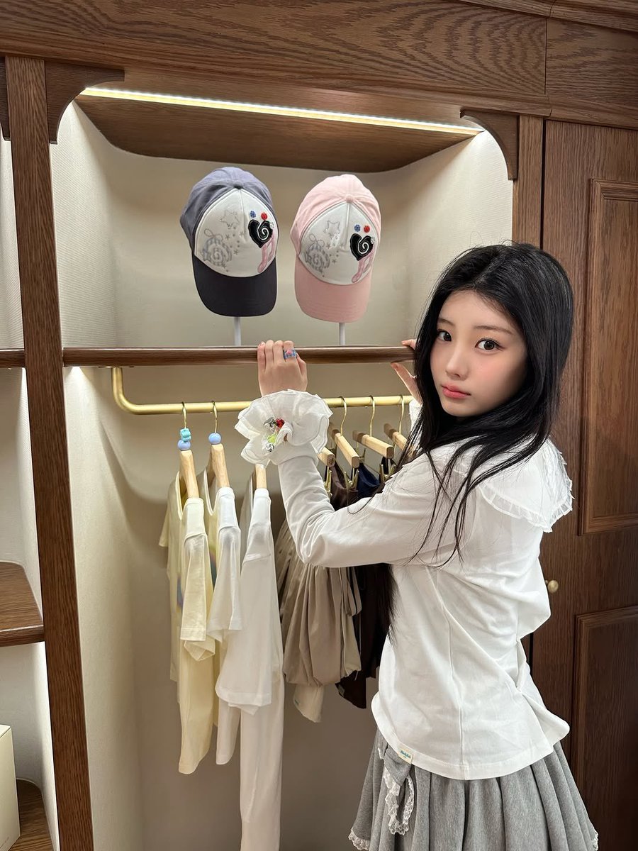 아일릿  알유넥스트 알유넥 친필 싸인 폴라 구매 양도 받아요 wtb illit polaroid 폴라로이드 윤아 민주 이로하  로하 원희모카 illit폴라
High price buy⭕️ 가격 조정 가능open.kakao.com/o/sKtE6YIh
윤아 민주 이로하 로하 원희 모카 yunah minju moka wonhee iroha 앨범 포토카드 폴라 미공포 교환