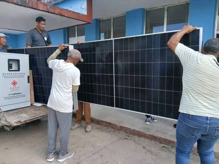 odacuba's tweet photo. #CopextelMatanzas asume instalación de paneles solares en la provincia. #CubaSoberana #MatancerosEnVictoria @IcsCuba @alfonso_noya @YuzaimaCardona @BYuniaky @YaquedeCuba @YaneisyFuentMtz @DayMonMtzs @GonzalezIm14606 @mariofsabines @CaridadPoey @lazarosuarez229 @rllanura @RVGiron https://t.co/JHegv949Ka