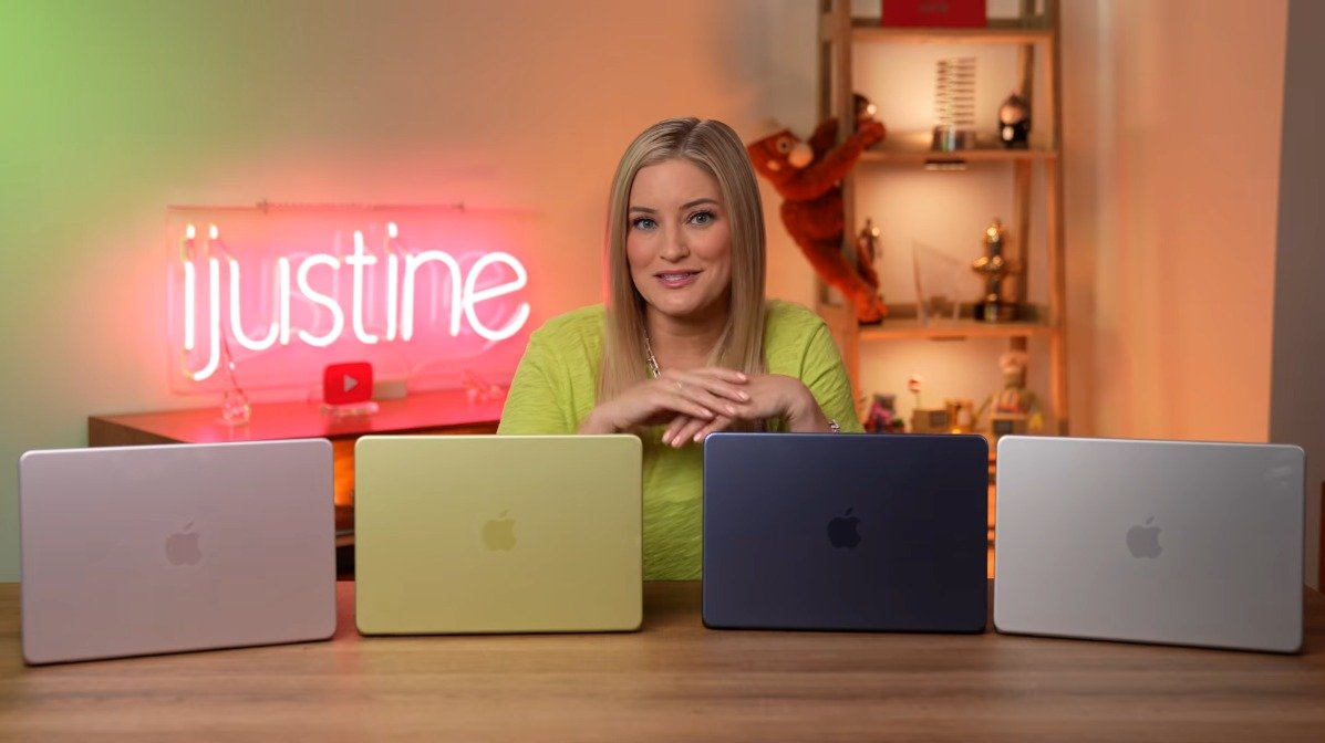 khajochi's tweet photo. iJustine ครีเอเตอร์ชื่อดังรีวิวความเร็วแรงของ MacBook Neo ที่หลายคนสงสัยเรื่องความเร็วแรงของเครื่อง

พบว่า MacBook Neo ทำได้ดีกว่าที่คาดไว้มาก

- แต่งภาพ Raw ไฟล์ใน Photoshop ลื่นไหลมาก ไม่เจอปัญหาอะไรเลย
- ใช้หลายแอปพร้อมกันทั้ง Chorme, Canva, Spotify พบว่าทำงานพร้อมกันได้ดี ไม่กระตุกเลย
- ตัดคลิป 4K ขนาด 60GB บน Final Cut Pro พบว่าตัดต่อ กดพรีวิว ได้ตามปกติเลย แต่จะเริ่มช้าเมื่อเพิ่ม Layer เข้าไปมากกว่า 3-4 ชั้น
- ทดลองต่อสาย USB-C เพื่อทำงานผ่านจอ Studio Display 4K สามารถทำได้ตามปกติ

.

iJustine เผยว่า MacBook Neo แทบจะทำทุกงานที่คิดว่าทำได้ในชีวิตประจำวันได้แบบไม่มีปัญหาอะไรเลย เล่นเว็บ, ฟังเพลง, ดูหนัง, ทำงานทั่วไป

แต่ถึงแม้จะสามารถใช้ทำคอนเทนต์ได้ แต่ก็ไม่แนะนำอยู่ดี 

เพราะข้อจำกันด้วยชิปและแรม ถ้าใครที่เน้นทำงานสายคอนเทนต์ แต่งภาพ ตัดต่อวิดิโอ แนะนำเครื่องที่สเป็คสูงกว่านี้จะดีกว่า