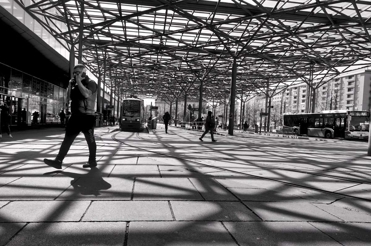 StreetphotoW's tweet photo. Shadow Lines - Vienna, Austria 2023
#reflections #observecollective #ourstreets #photoobserve #streetshot #streetlife #streetphotography #bnw #vienna #photographer #StreetMoments #shadows #citylife #street #photography https://t.co/bmiHgxuybW