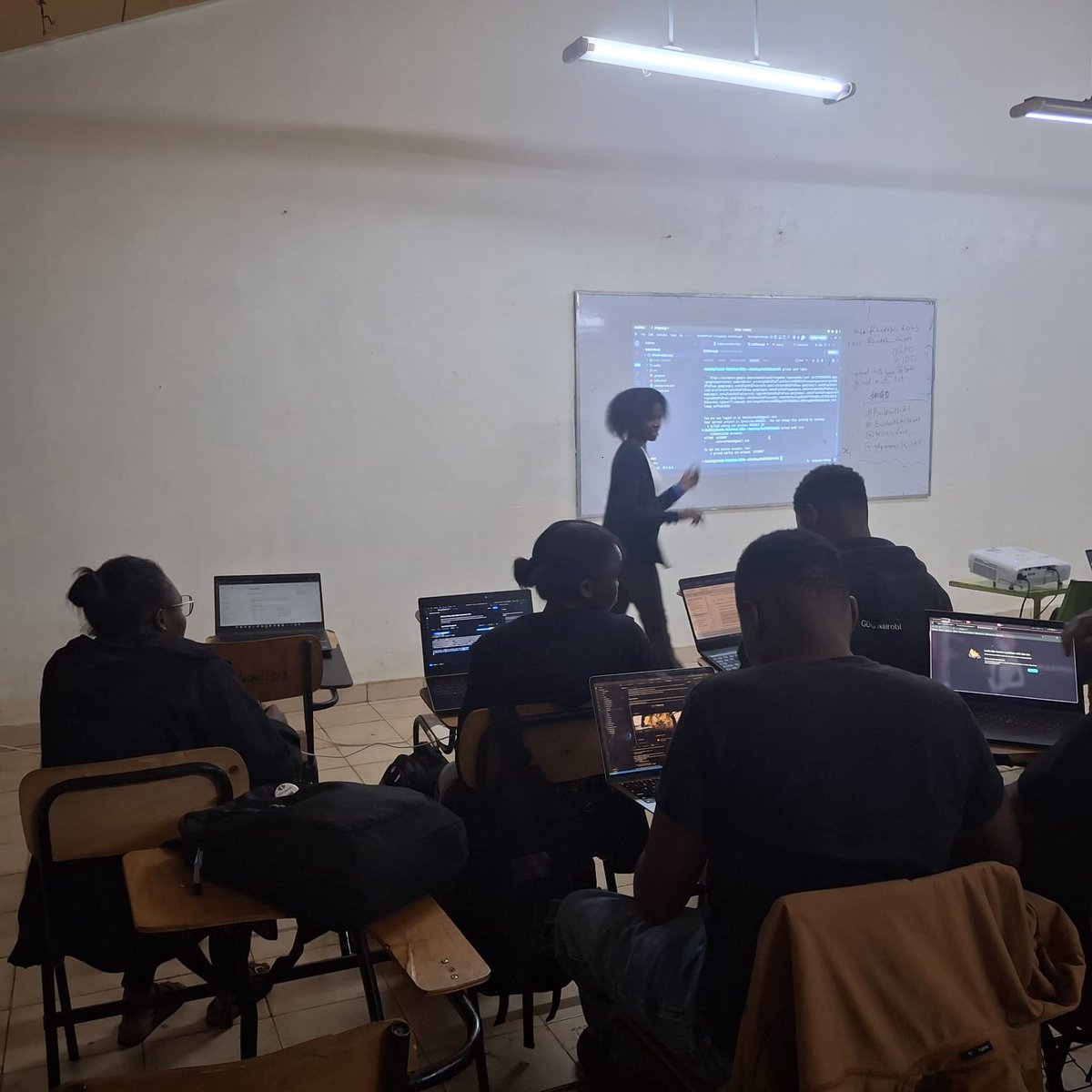 vylee_ai's tweet photo. We are there live at the Build with AI session at JKUAT
#BuildwithAI
#BuildwithAIJkuat
@googledevs 
@googlecampusJKUAT https://t.co/JHTTpOXfxu