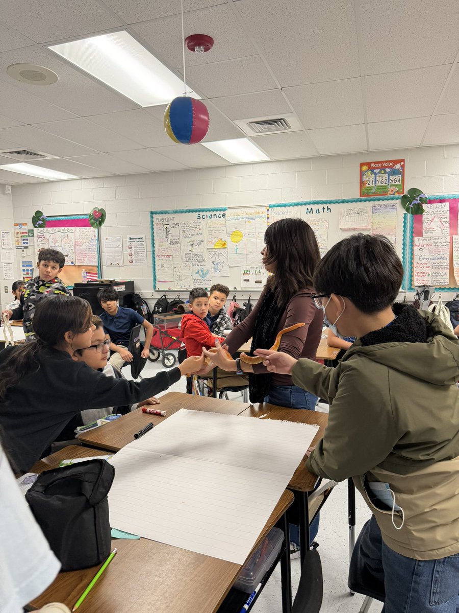 Ariadna Perez tweet media