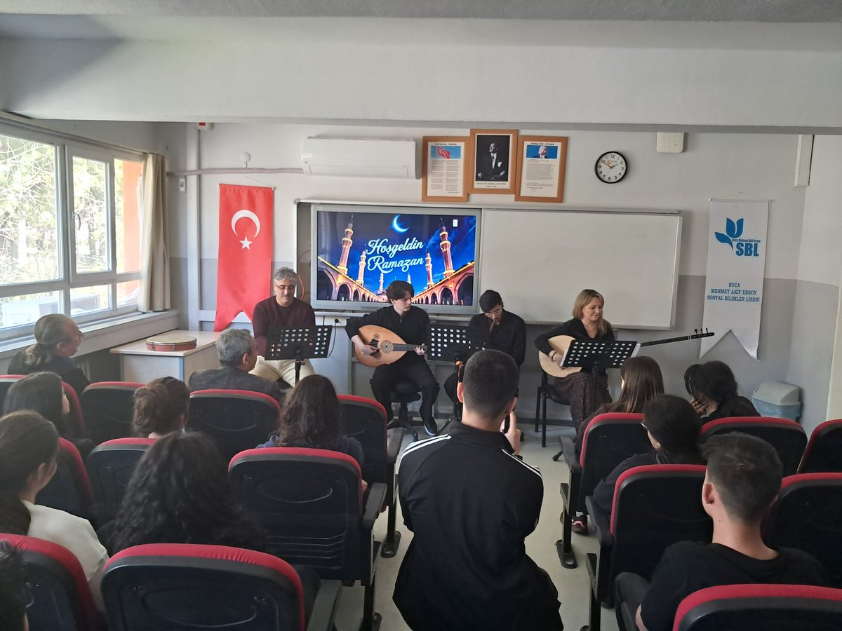 bmaesbl's tweet photo. Maarifin Kalbinde Ramazan Etkinlikleri kapsamında okulumuzda tasavvuf musukisi dinletisi gerçekleştirildi. Emeği geçen öğretmen ve öğrencilerimize teşekkür ederiz. 🎯🧿🇹🇷 https://t.co/8YruOcBtHQ