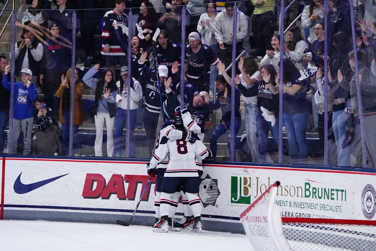 UConn Men's Hockey tweet media