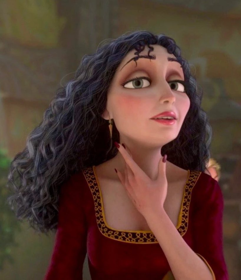 Kathryn Hahn protagonizará oficialmente a Madre Gothel en la próxima película de live action 'ENREDADOS'.