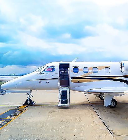 NÃO FALHA! Durante as eleições de 2024, Nikolas Ferreira, que posa de “cidadão de bem”, usou o jatinho de um empresário denunciado por integrar organização criminosa, lavagem de dinheiro e exploração ilegal de jogos de azar. Mais um escândalo que escancara a hipocrisia desse