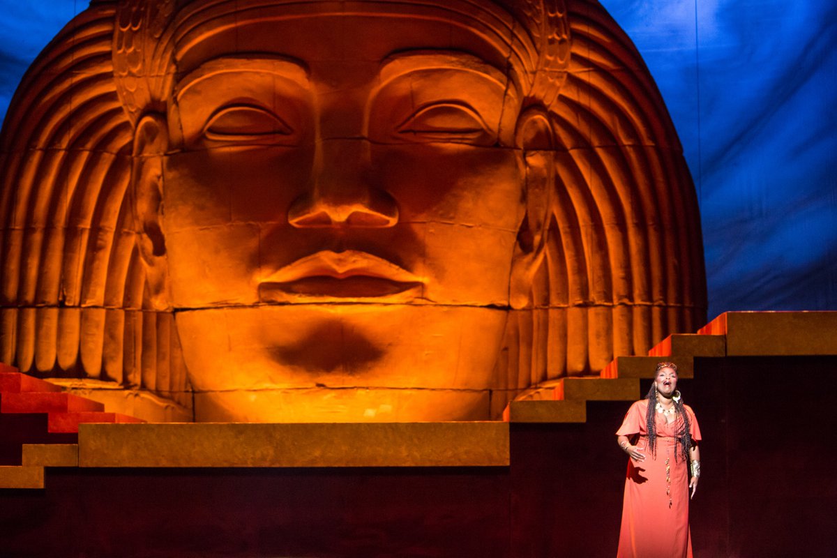 edmontonopera's tweet image. #Opera moment:
When the curtain rises and the entire set is revealed.

📷Kelly Redinger