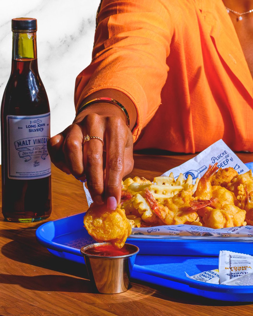 Long John Silver's 🟡 tweet media