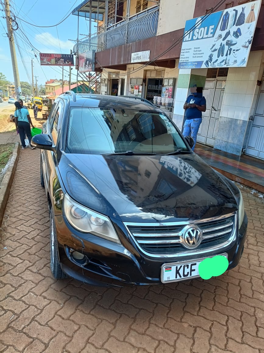 Ukiwa na mia saba -slightly negotiable_ Yako safi 
Kuna ii VW Tiguan with a CCZ engine 
It's practically a golf R on stilettos 
Sasa ii iko na oil pressure issues 
Your options are but not limited to 
slim -220k
BWA _swap -300k
07k swap -350k
VR6 swap 300k
Pd170 swap 200k
Unaeza