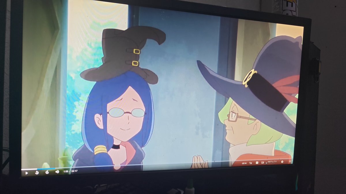 VZK18Up's tweet photo. @KaguyaSama_Fan XD como tratan a la maestra Úrsula https://t.co/WbUIDfVqNo