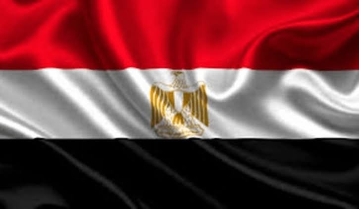 asmaa3li_'s tweet photo. The face                                The flag https://t.co/vewQKh5Y0H