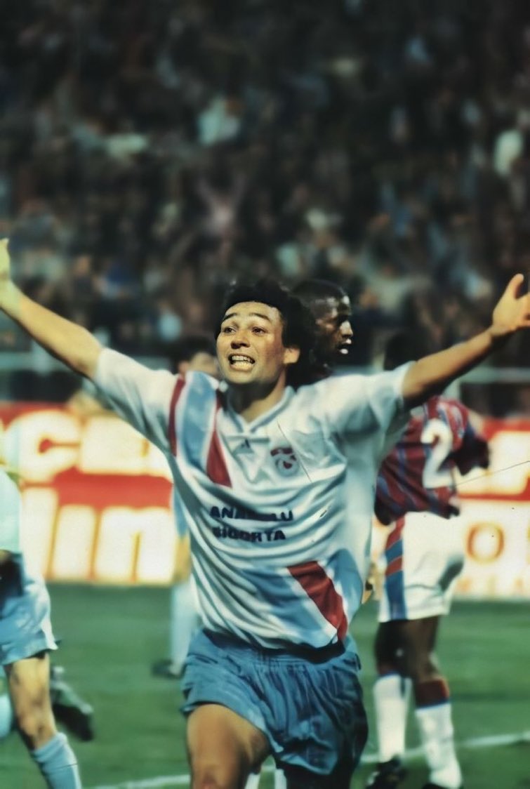 Camiamızın sevilen isimlerinden “Küçük Orhan” lakaplı Orhan Kaynak’ın vefat etti.

Merhuma Allah’tan rahmet; ailesine, yakınlarına ve Trabzonspor camiasına başsağlığı ve sabır diliyorum. Mekanı cennet olsun.