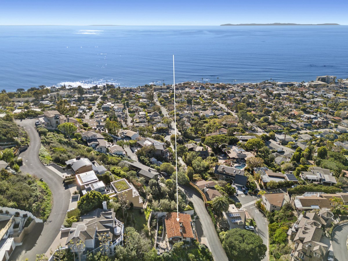 NEW PRICE |📍2100 Crestview, Laguna Beach

Call us to book a private tour  
📱949-922-9552⁣⁣⁣
⁣⁣⁣livelrealestate.com⁣⁣⁣⁣⁣⁣⁣ 

#2100Crestview #newprice #lagunabeach #sellers #forsale #justlisted #realestate #homes #luxuryrealestate #realtor