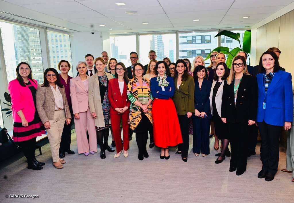 Yuriko Backes tweet media