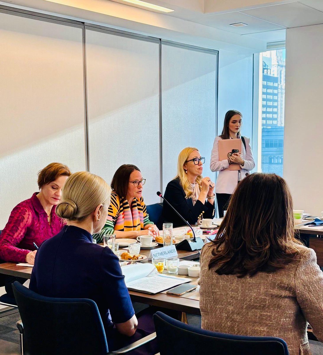 Yuriko Backes tweet media