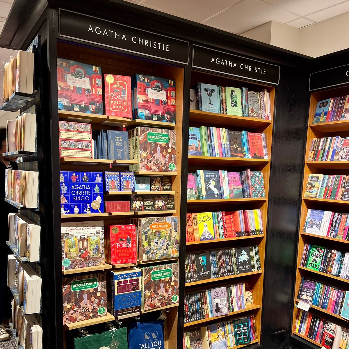 Agatha Christie tweet media