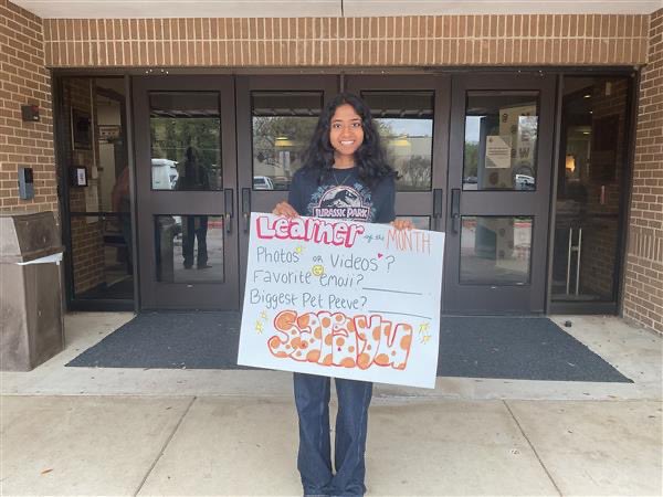 stuco_newtech's tweet photo. It’s February Learner and Staff member of the Month! Congrats to Sarayu, Robyn, and Mr. Barnes!!! New Tech is lucky to have you!

#learnerofthemonth #staffofthemonth #stuco #nthc #cisd https://t.co/c6pTmHk3YI