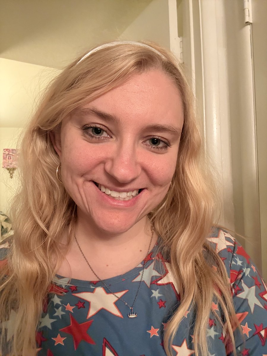 Laura Becker🐦‍🔥 tweet media