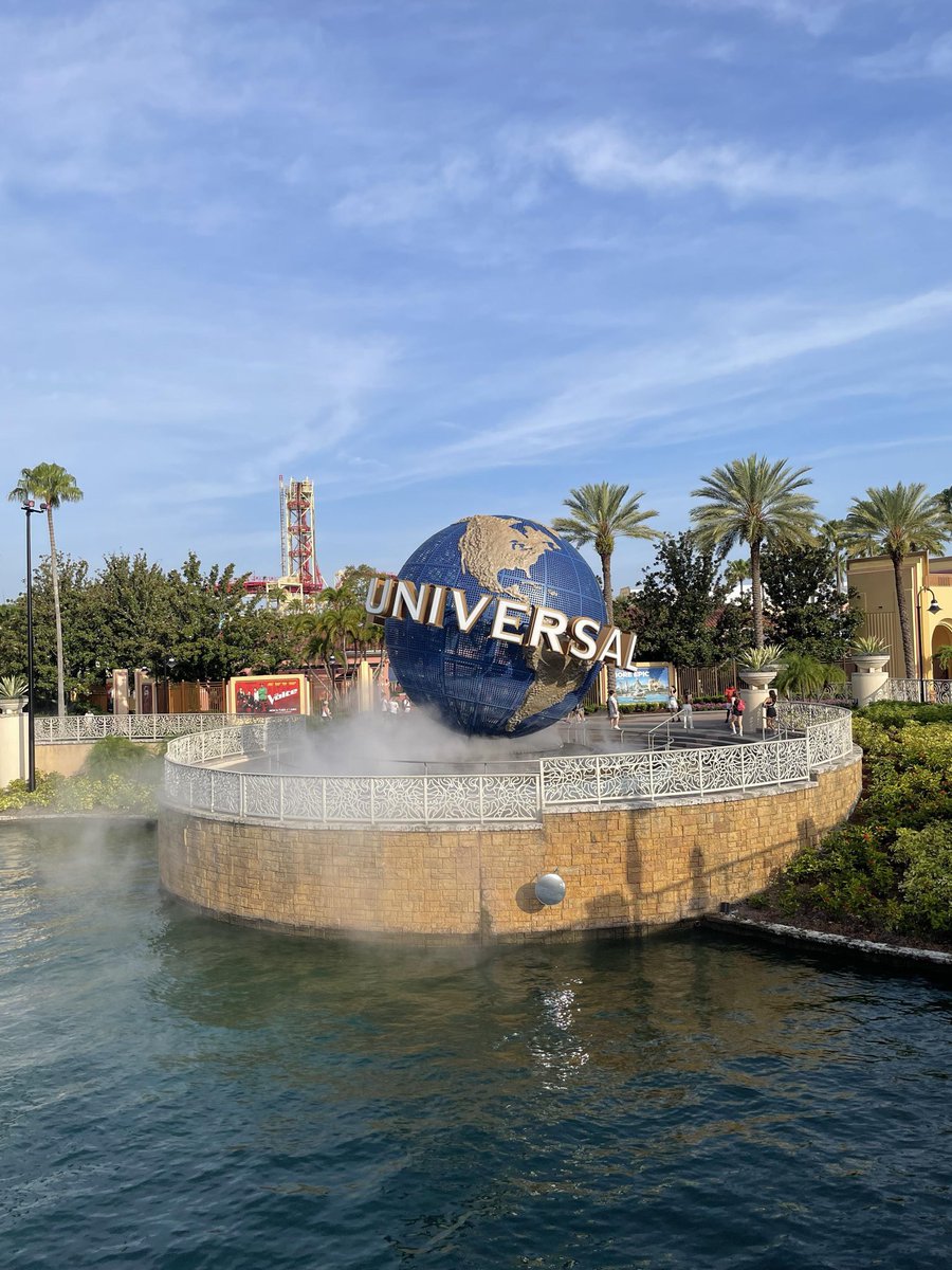 Universal Parks by size 📏

- Universal Studios Japan 133 acres 

- Universal Beijing Resort 120 acres 

- Islands of Adventure 110 acres 

- Epic Universe 110 acres 

- Universal Studios Florida 108 acres 

- Universal Studios Hollywood 80 acres 

- Universal Studios Singapore