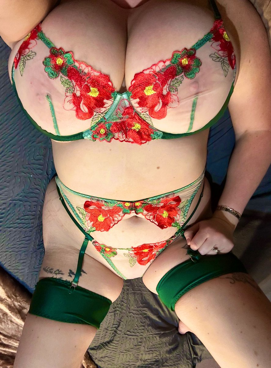 🎁 As promised 🎁 massive 40% off discount 😮 

Come grab it while you can, as it’s only open to the first 50 people or for 2 days only!!!

💋 Come see so much more uncensored content 💋 that we can’t post anywhere else 😈 see link 🔗 👇