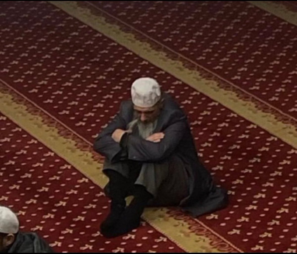 nuhuft's tweet photo. hoca "elveda ya şehri ramazan" dedi.. https://t.co/OTyVSgwqjq